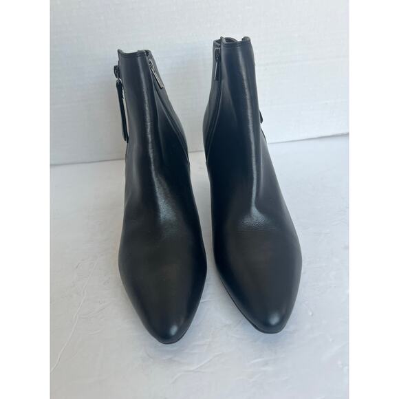Clark’s Artisan Calla Blossom Black Leather Pointy Toe Low Heel Ankle Boots 10M - Picture 4 of 12